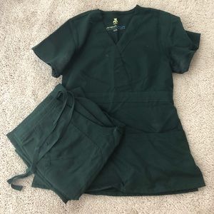 Scrub set
